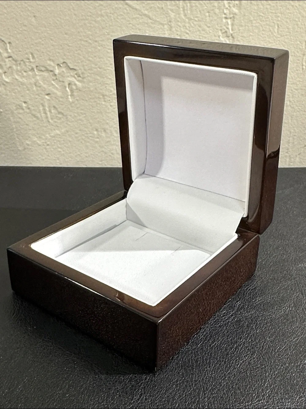 Premium Wooden Pendant Necklace Gift Box - Glossy Brown Lacquer Finish New